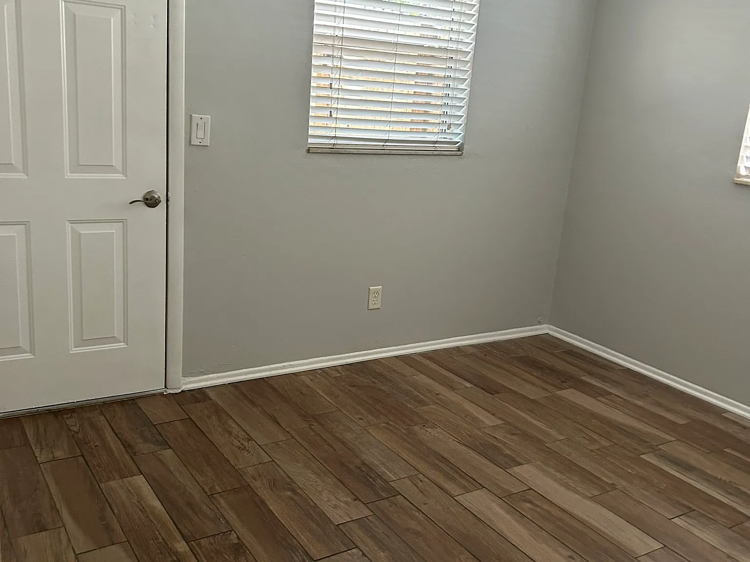 2 bed, 850 sqft, $1,600 — Photo 2