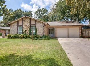 1124 Oak Glen Cir, Fort Worth, TX 76114