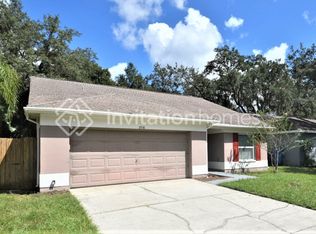 2518 Wrencrest Cir, Valrico, FL 33596