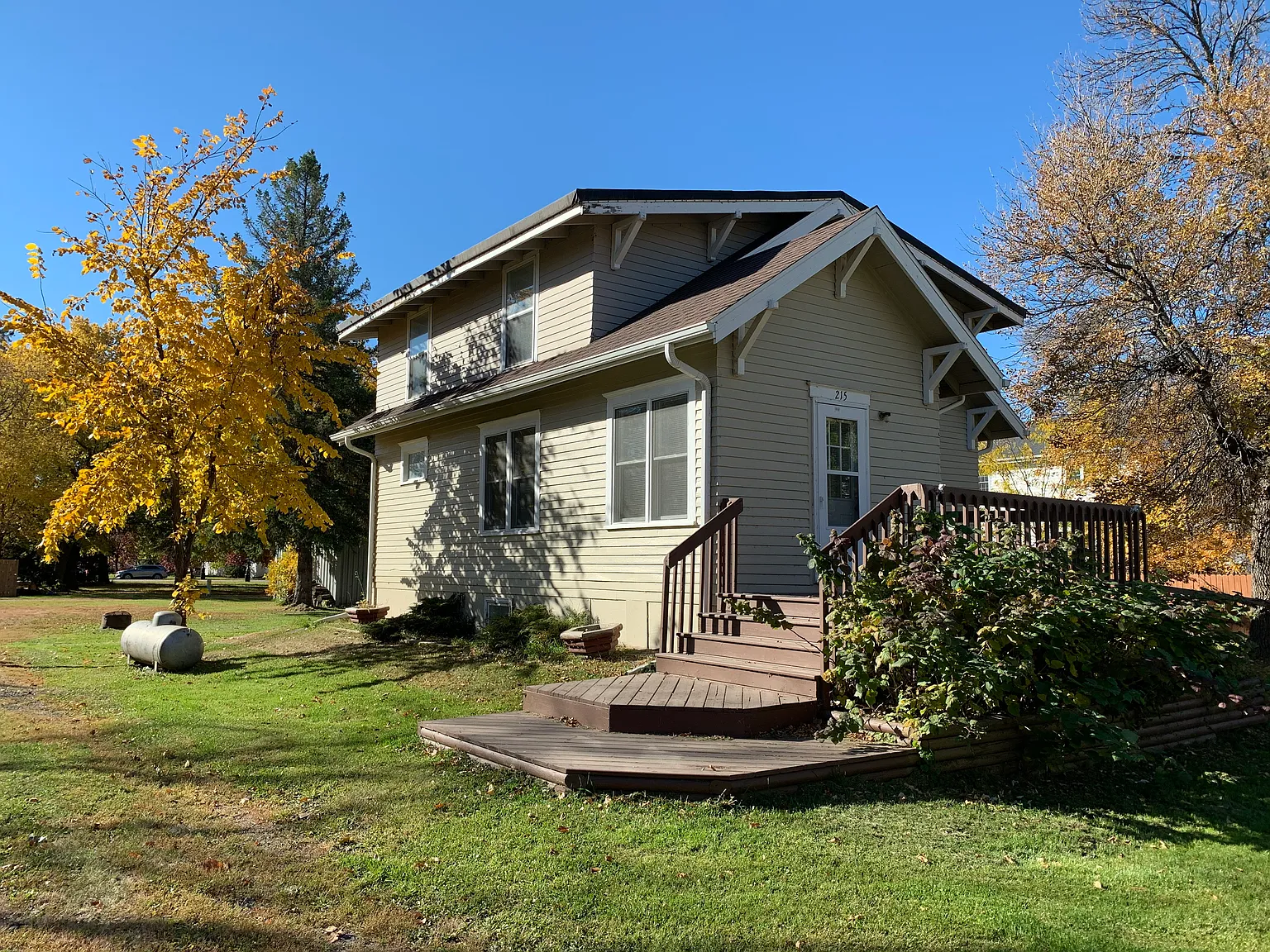 Lovely 5 bedroom, 2 bathroom home with great layout, lots of space! — Photo 4