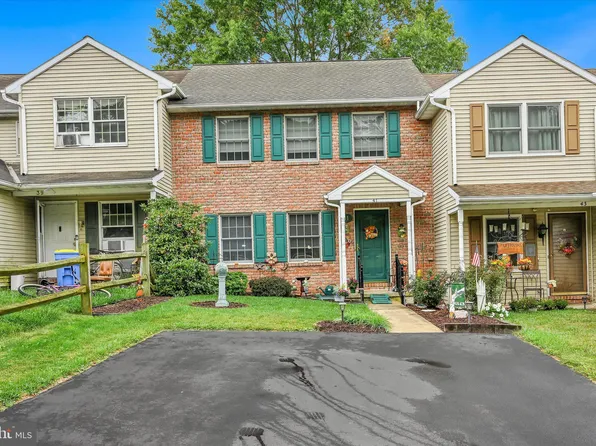 41 Park View Dr, Reinholds, PA 17569