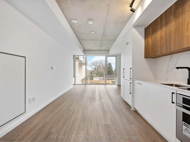 689 The Queensway #201 — Photo 9