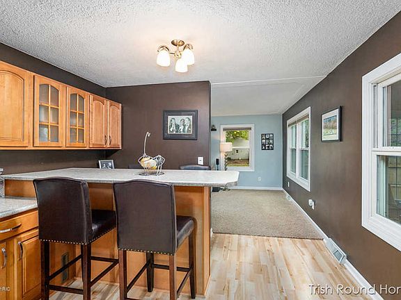 4th image of 4571 Grantwood Ave SE