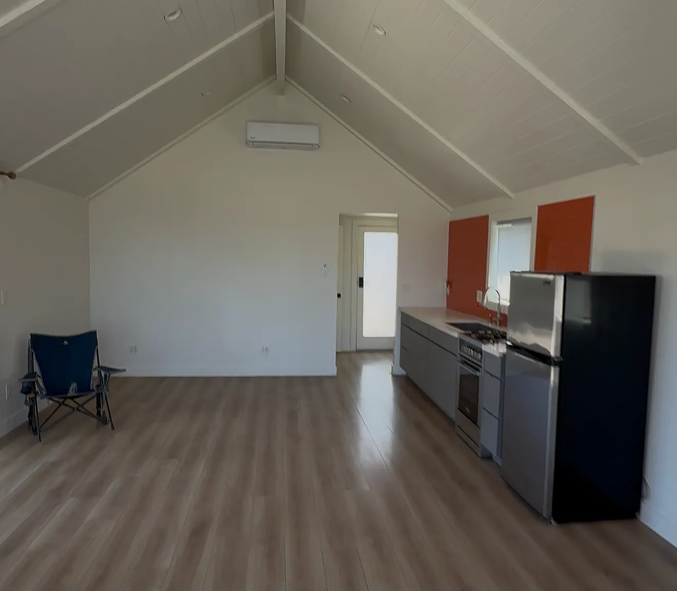 Studio, 580 sqft, $3,250 — Photo 4