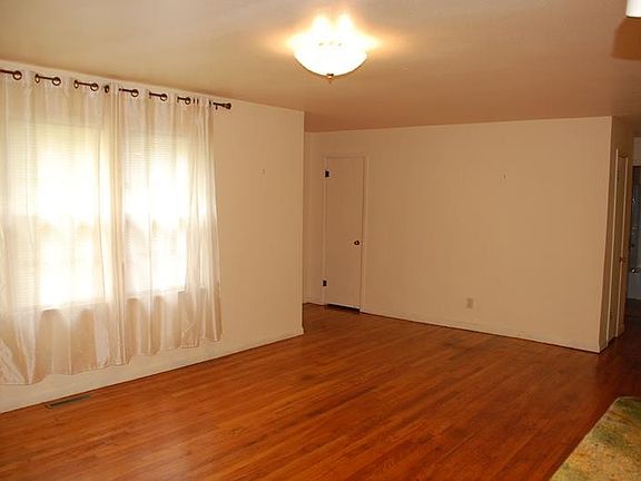 3rd image of 226 Westmont Ave