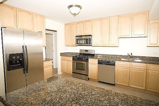 4th image of 6823 Woodridge Dr