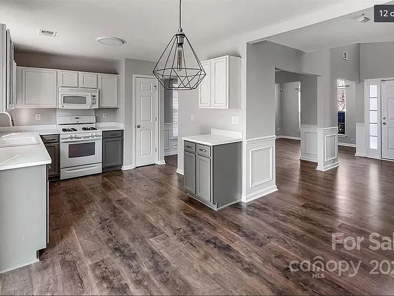 4613 Maple Crest Pl — Photo 17