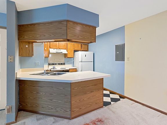 4th image of 1393 E Wyndham Cir APT 105