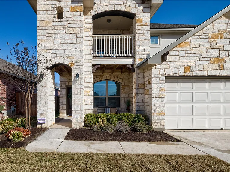 5901 Scenic Lake Dr — Photo 4