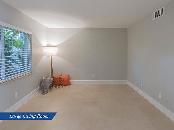 3rd image of 5411 Bayshore Blvd APT 111