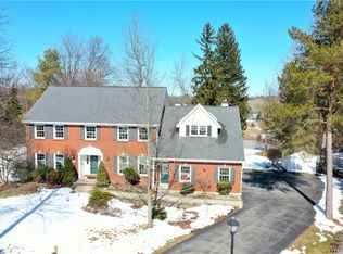 41 Pinelake Ct, Williamsville, NY 14221