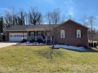 2334 20th Avenue Ct NE, Hickory, NC 28601