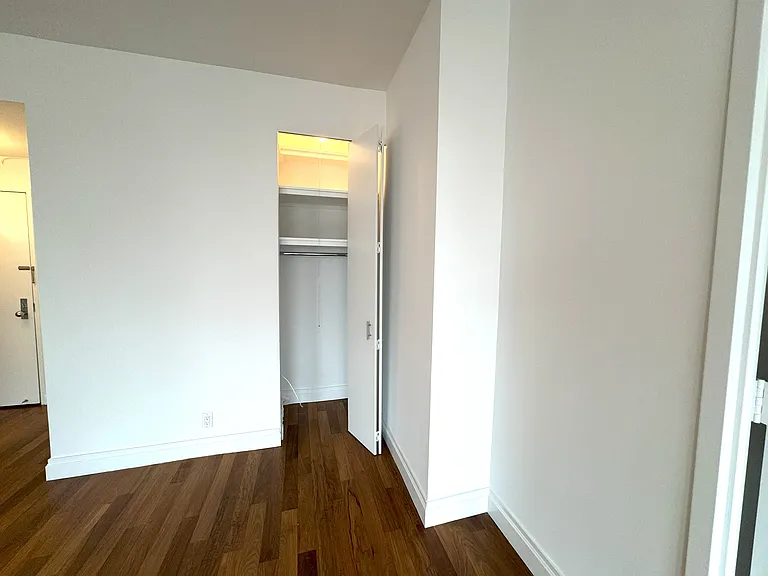 400 E 54th St #31B — Photo 14