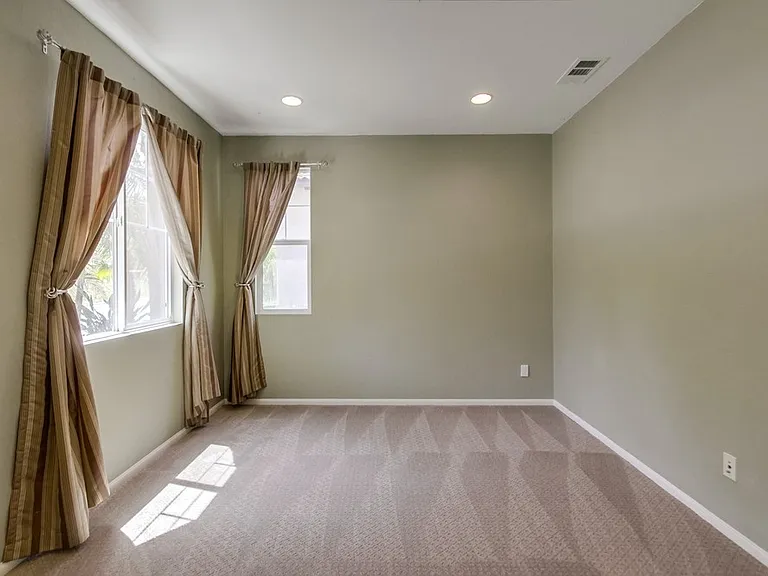 5102 Sevilla St — Photo 32