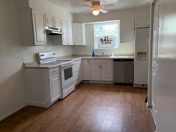 3rd image of 207 Chenault Ct