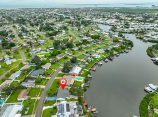 423 Flamingo Dr, Apollo Beach, FL 33572