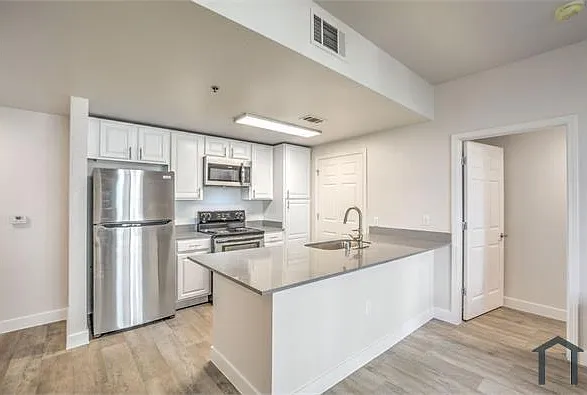 3896 University Center Dr #3-308 — Photo 9