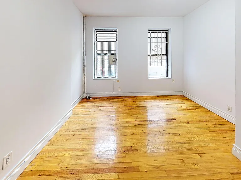 442 W 54th St #2 — Photo 2