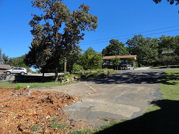5th image of 317 Deer Park Cir