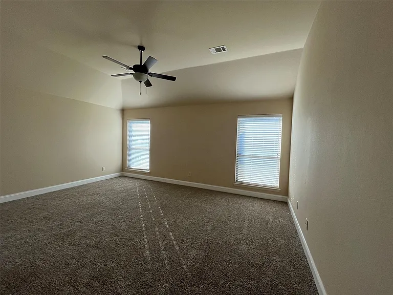 3826 Hyde Park Dr — Photo 34