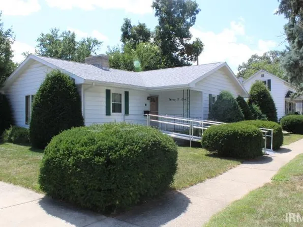 301 S Main St, Knox, IN 46534