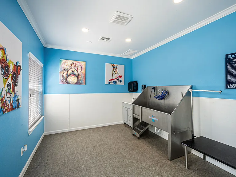 Baypoint Apartments — Photo 73