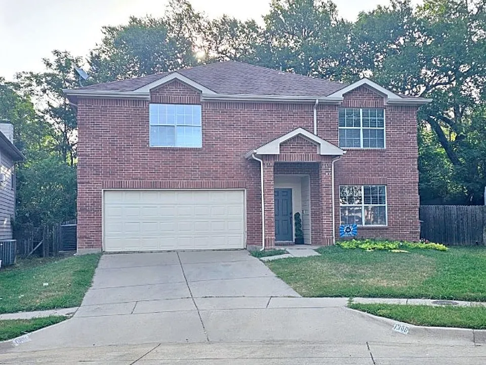 1306 Pigeon Ct