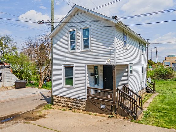 2nd image of 117 Temple Ct W