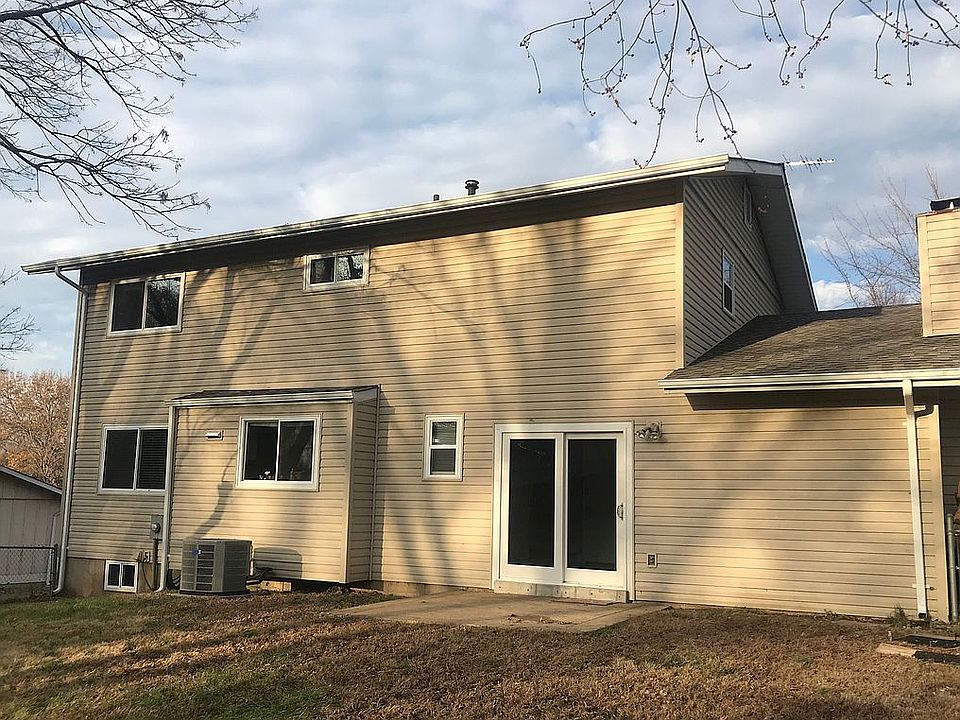 2nd image of 1401 Weatherby Dr