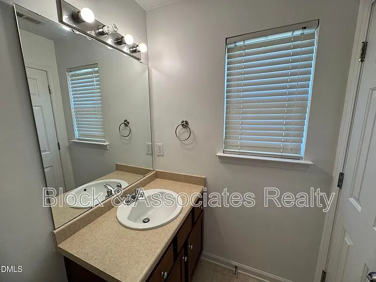2212 Persimmon Ridge Dr — Photo 11