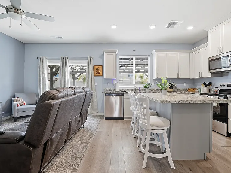 7812 Strawberry Ln — Photo 5
