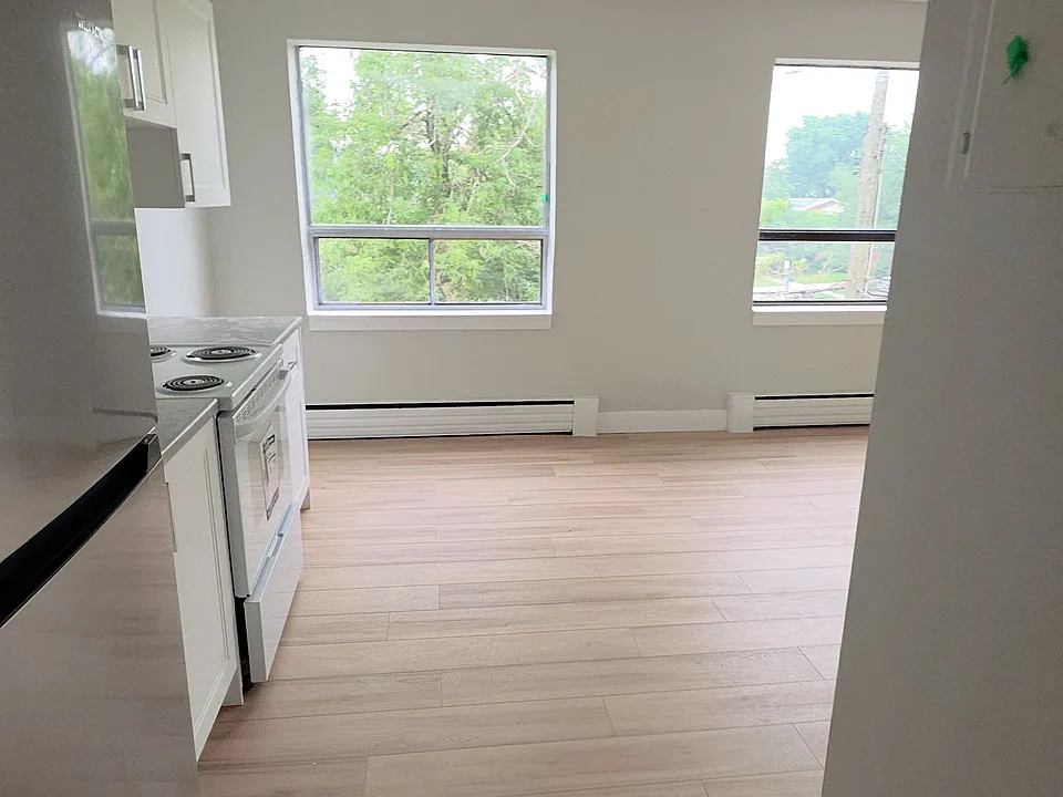 295 Melvin Ave #301
