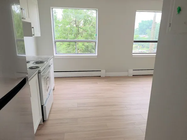295 Melvin Ave #301, Hamilton, ON L8H 2K6