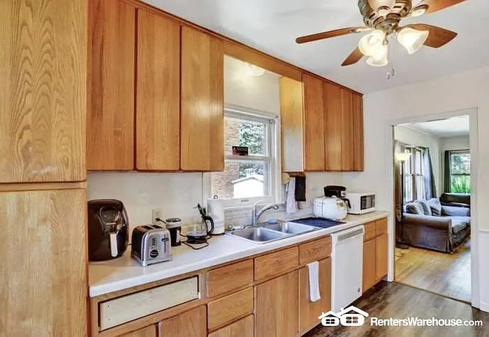 2036 Iglehart Ave — Photo 5