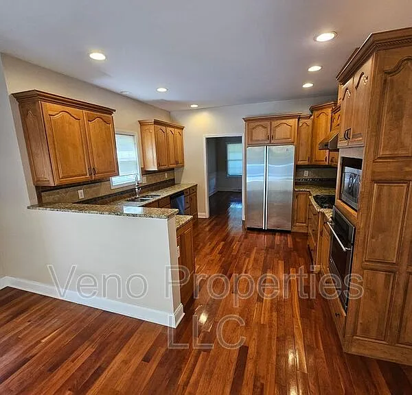5 Brighton Ct — Photo 3