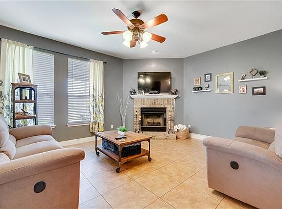 3rd image of 412 Mossy Rock Dr