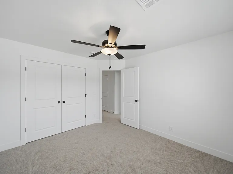 895 W Boxthorn Dr — Photo 32