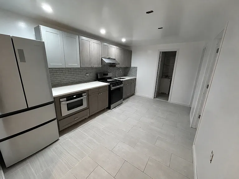 1003 Huntington Ave — Photo 1
