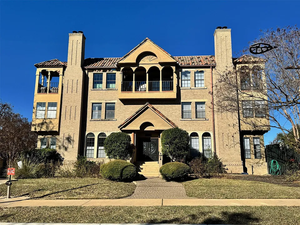 1704 West Ave #103