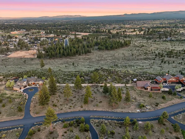 18835 Ridgeline Dr, Bend, OR 97703