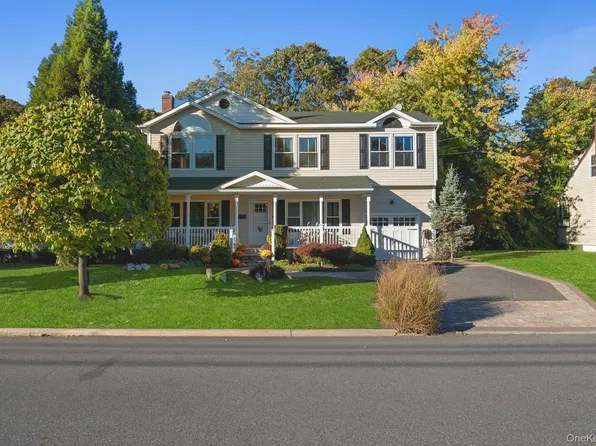 11 Elaine Drive, Sayville, NY 11782