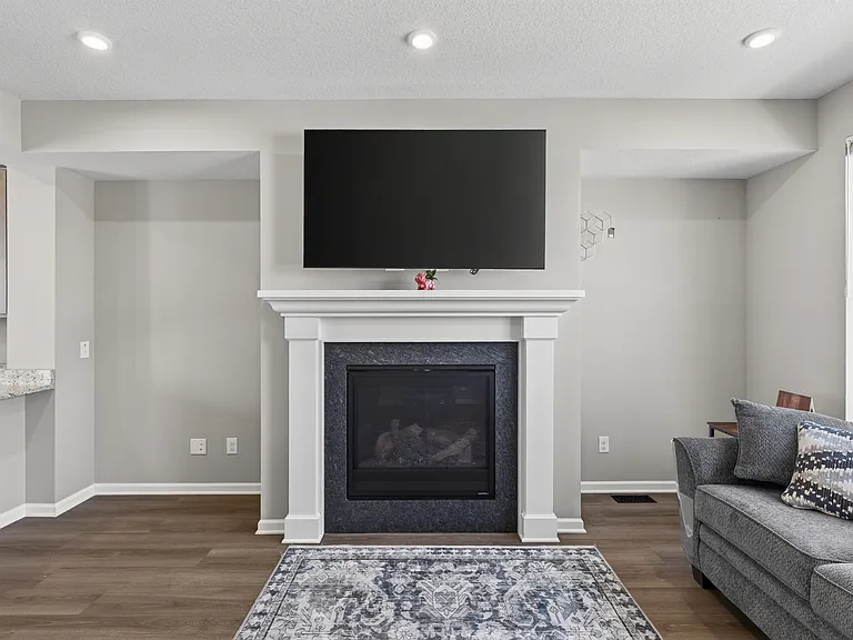 2193 Heritage Ln N — Photo 11