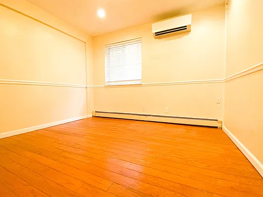 Rented by RealTegrity NY LLC | media 7