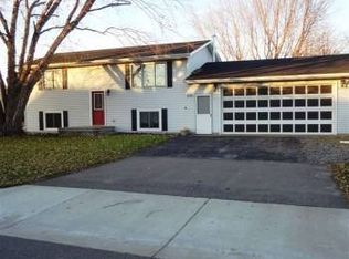 335 Prairie Rd, Monticello, MN 55362