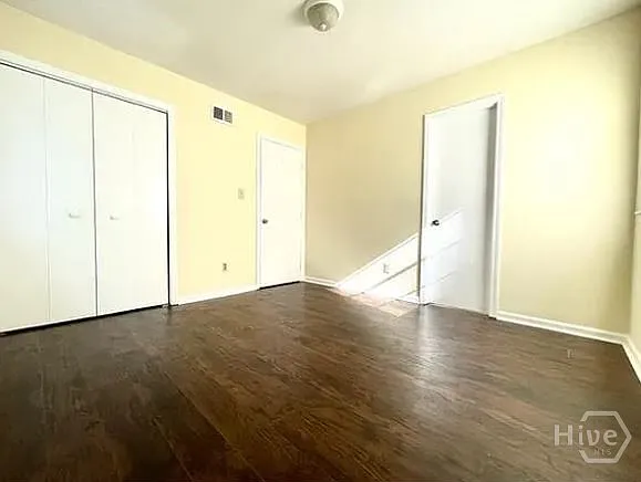 320 Chatham Villa Dr — Photo 17