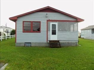 7062 7th St, Surf City, NC 28445