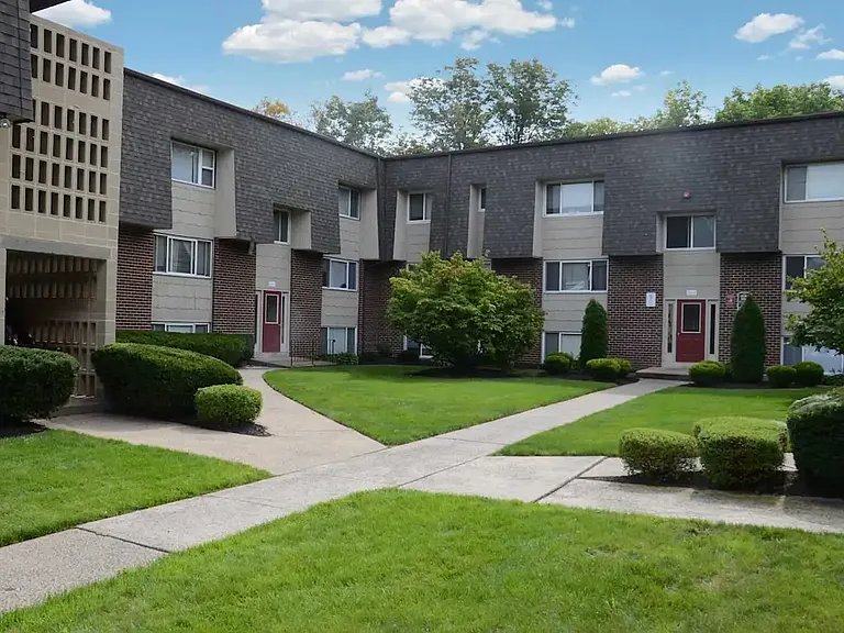Towne Oaks Apartments — Photo 6