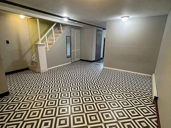 4th image of 11021 172nd St Floor 1