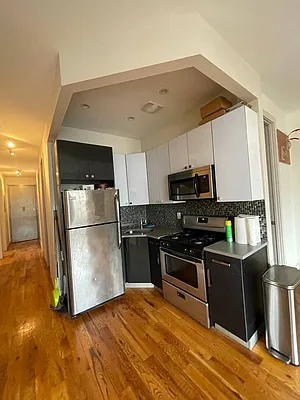 Rented by Greenrock Management | media 7