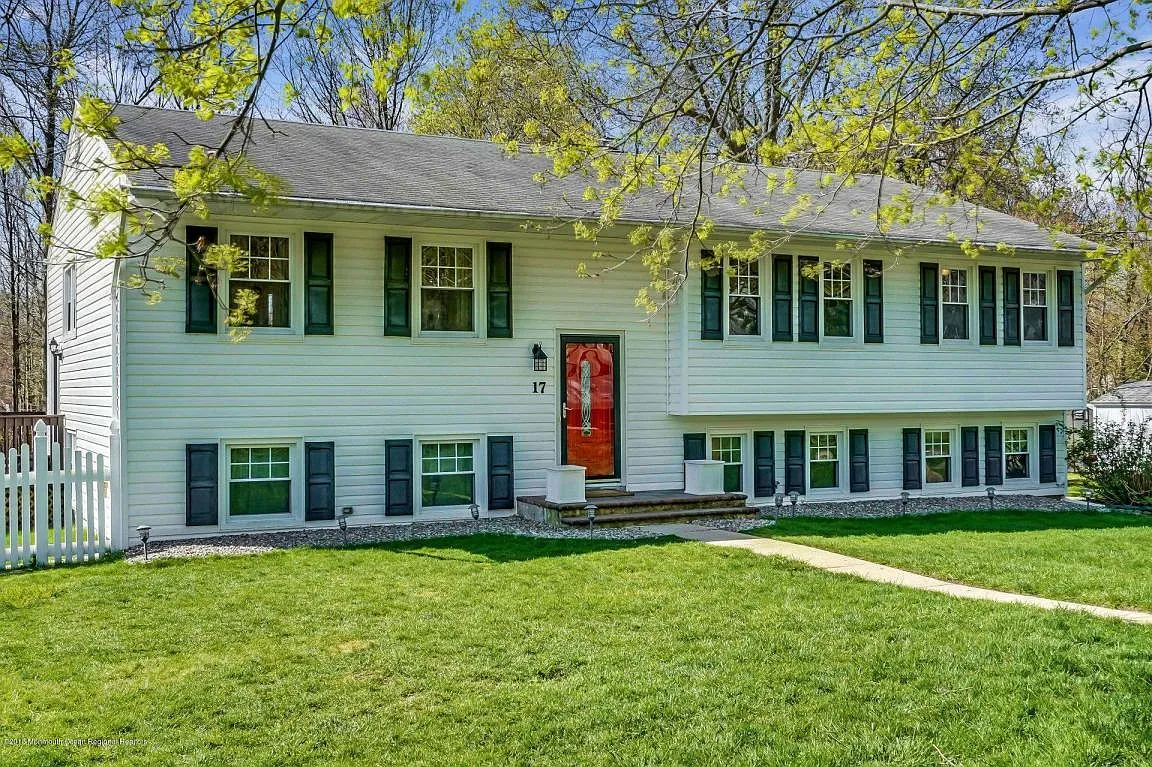17 Middlebrook Dr photo 1